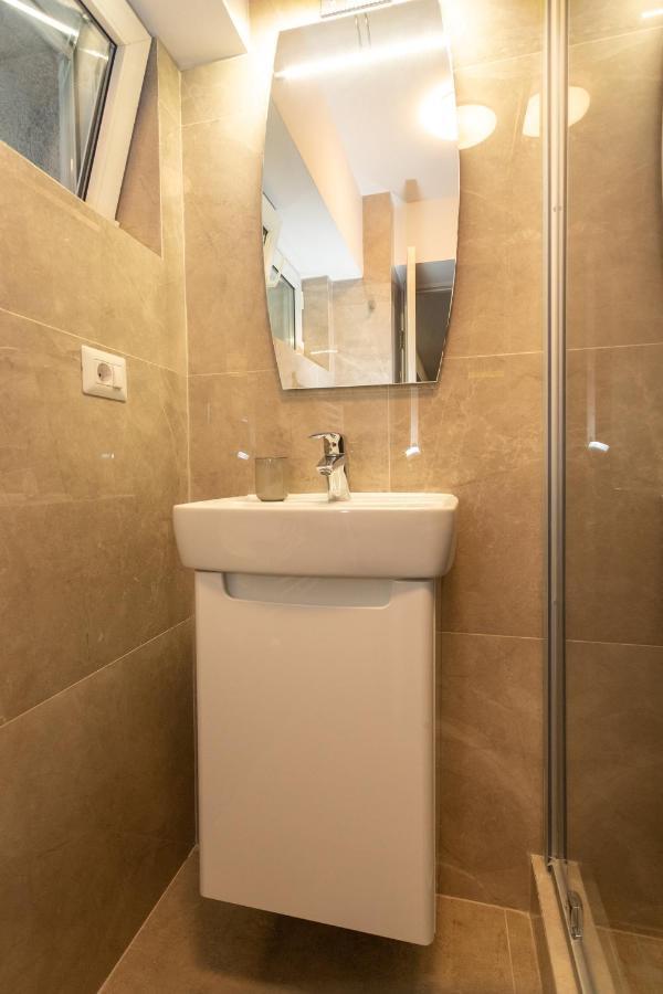 Corso Apartments B&B Фокшаны Экстерьер фото
