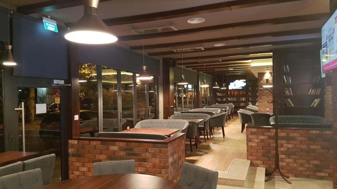 Corso Apartments B&B Фокшаны Экстерьер фото